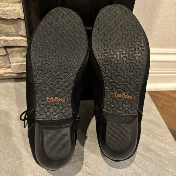 Taos Footwear Black Ankle Boots - Picture 8 of 13